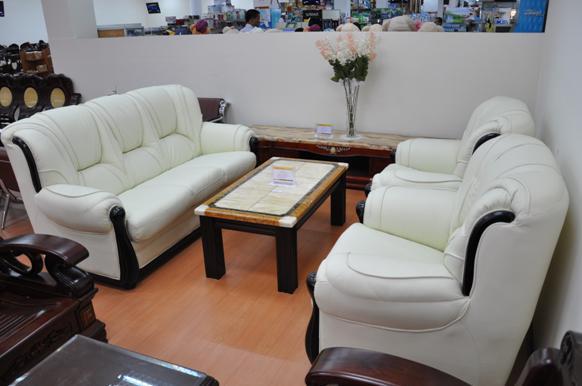 Cách làm sạch sofa da